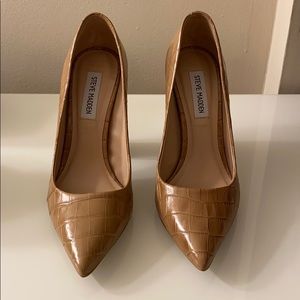 Steve Madden Prance pump NWOT